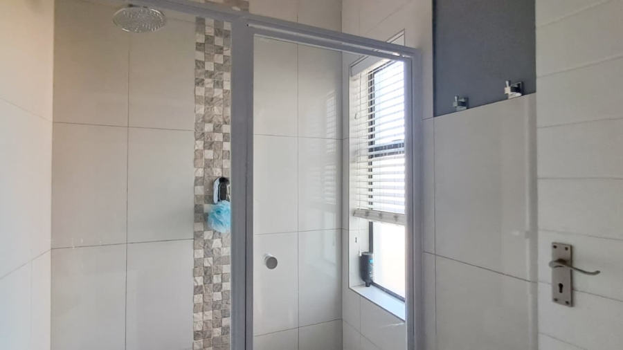 To Let 4 Bedroom Property for Rent in Avalon Estate Western Cape